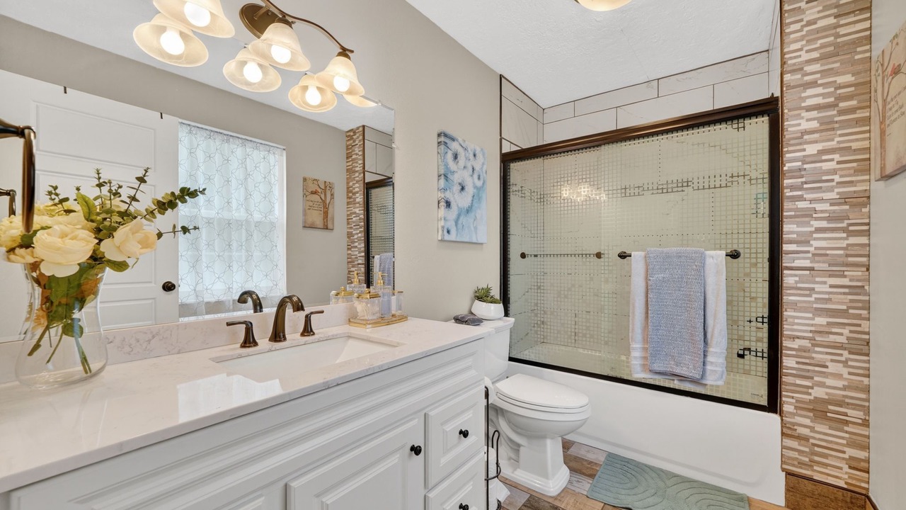 Photo of Bathroom in Sandy