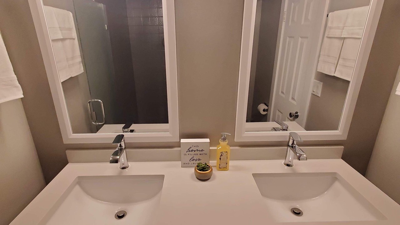 Photo of Bathroom in Sandy