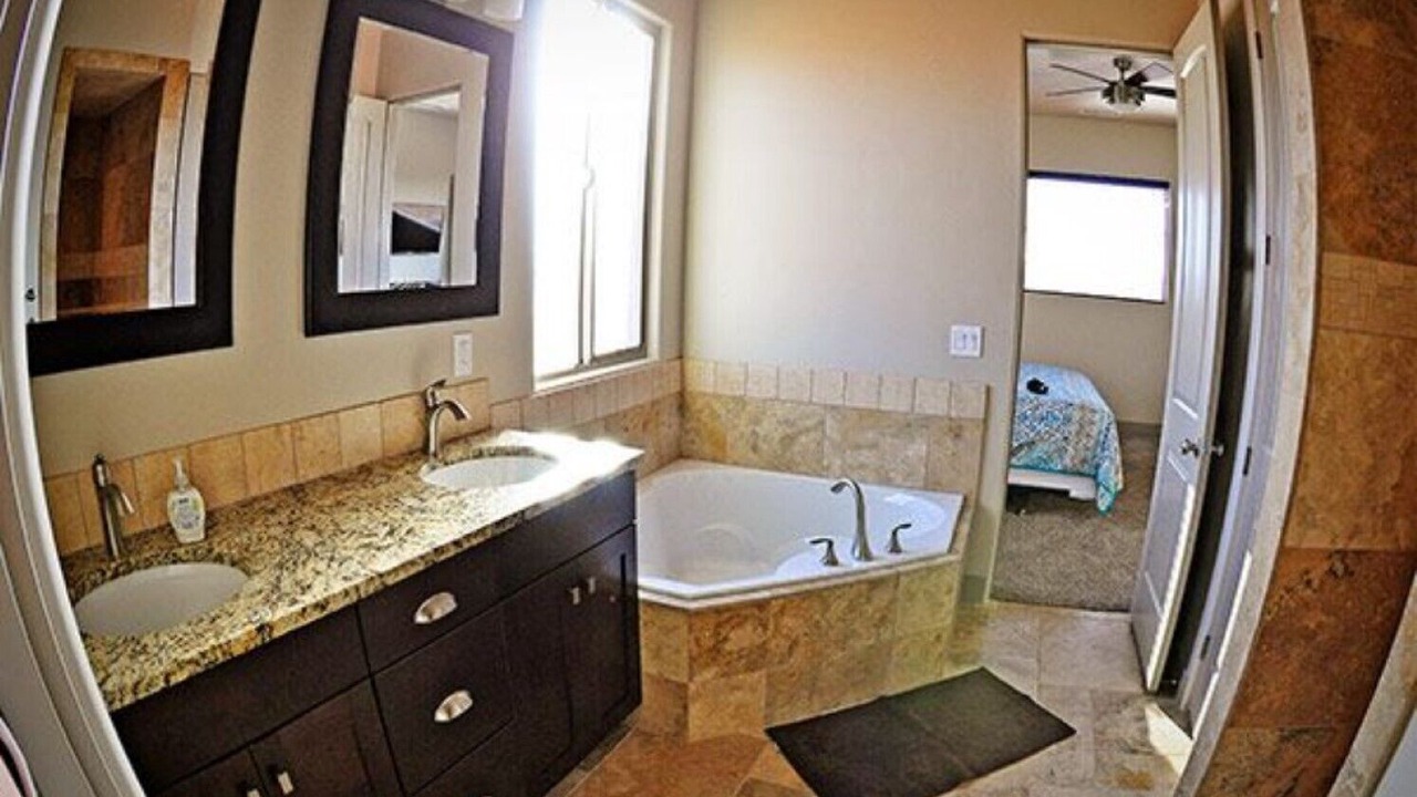 Photo of Bathroom in Page