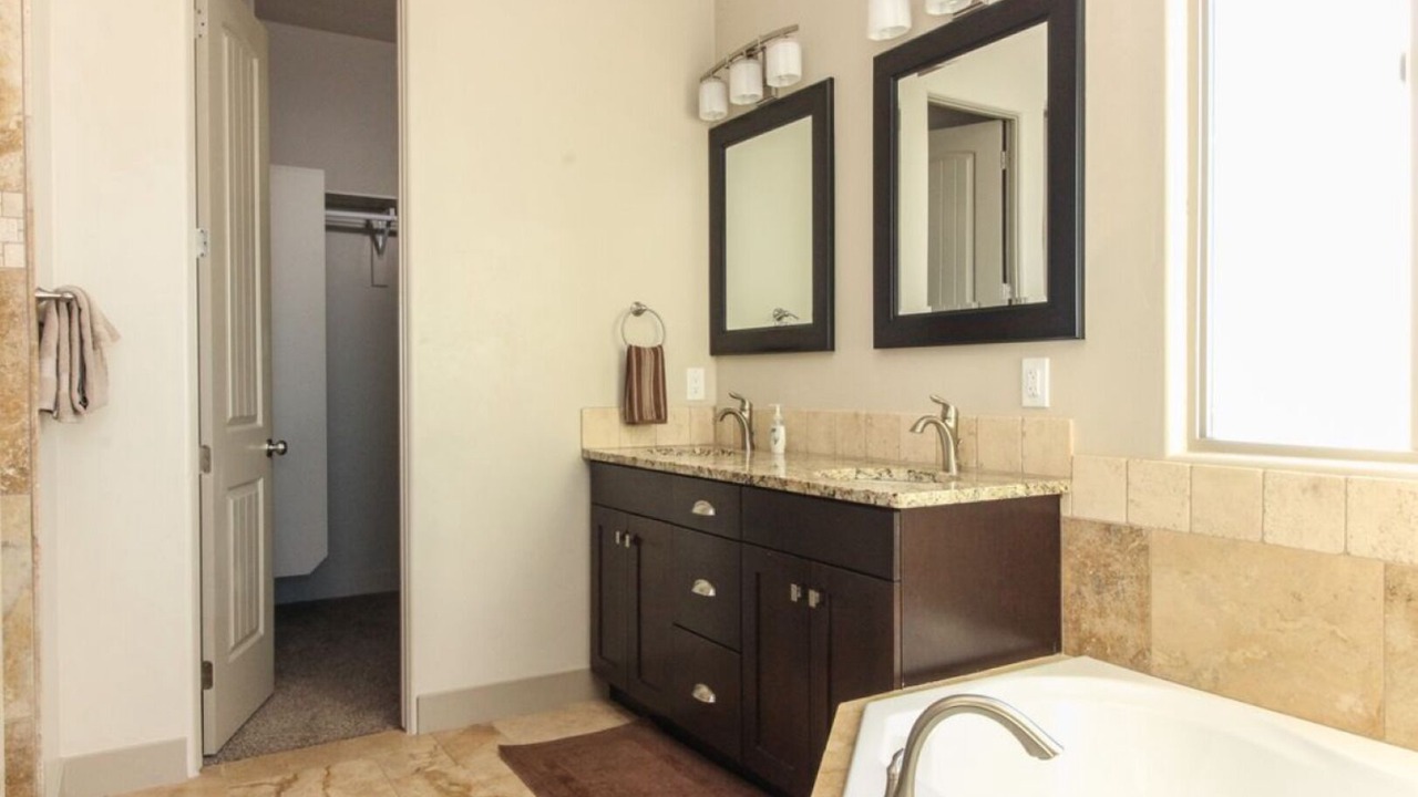 Photo of Bathroom in Page