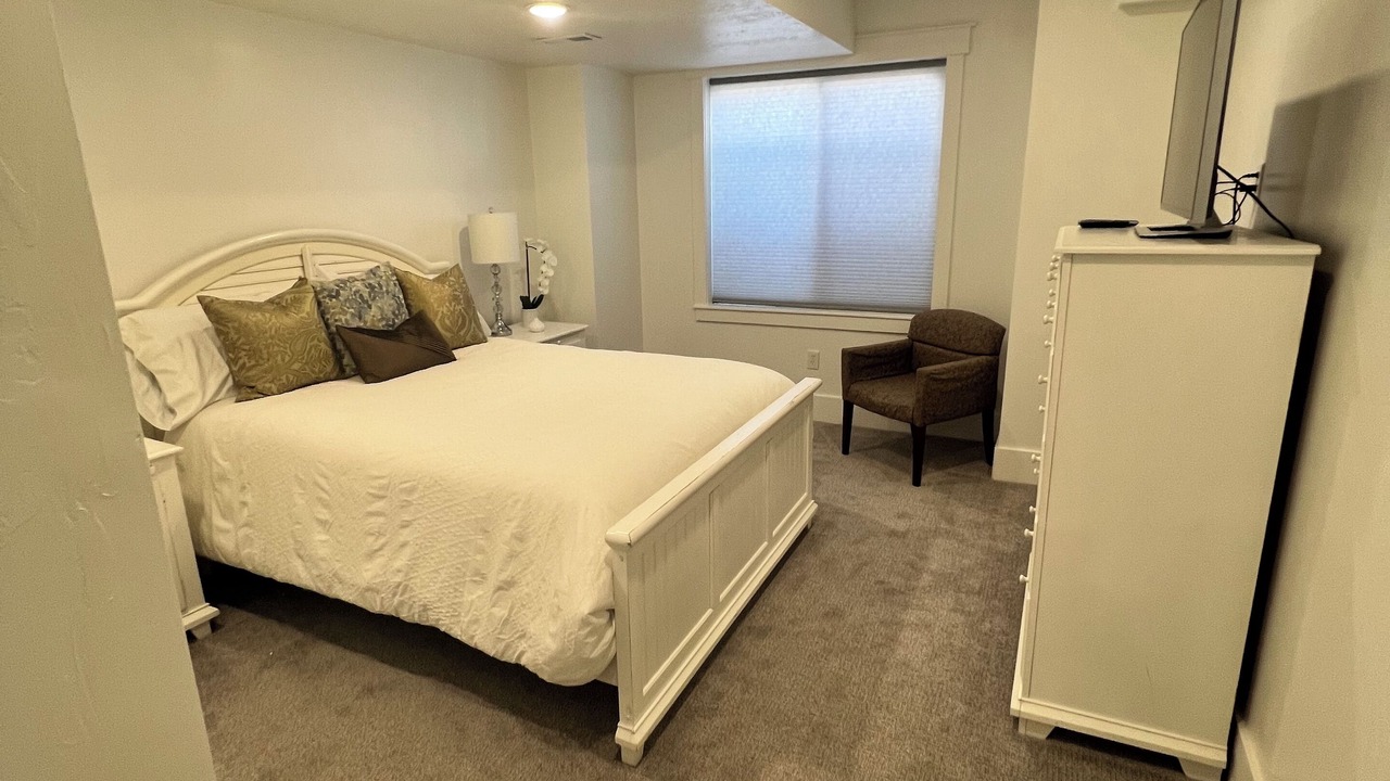Photo of Bedroom in Saratoga Springs