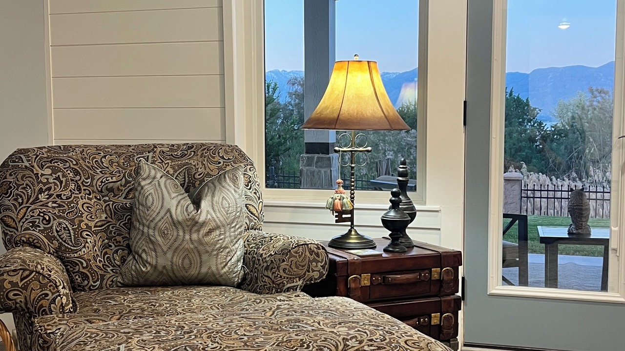 Photo of Livingroom in Saratoga Springs