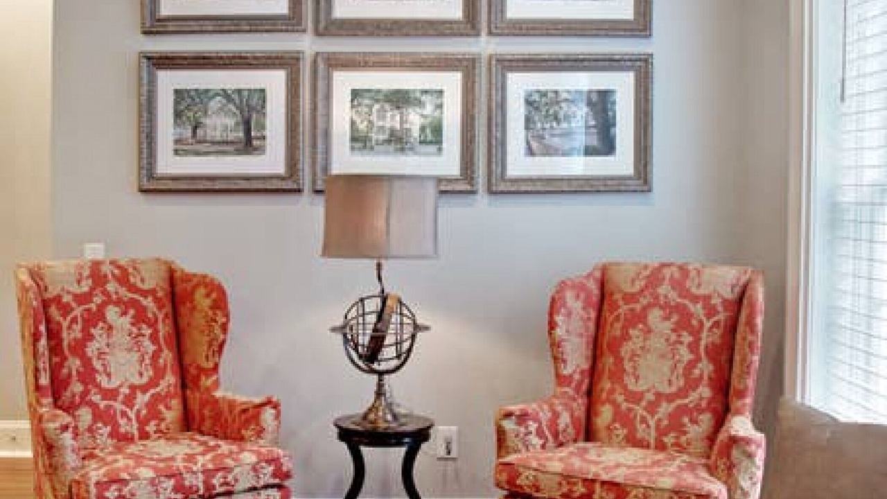 Photo of Livingroom in Historic District - North