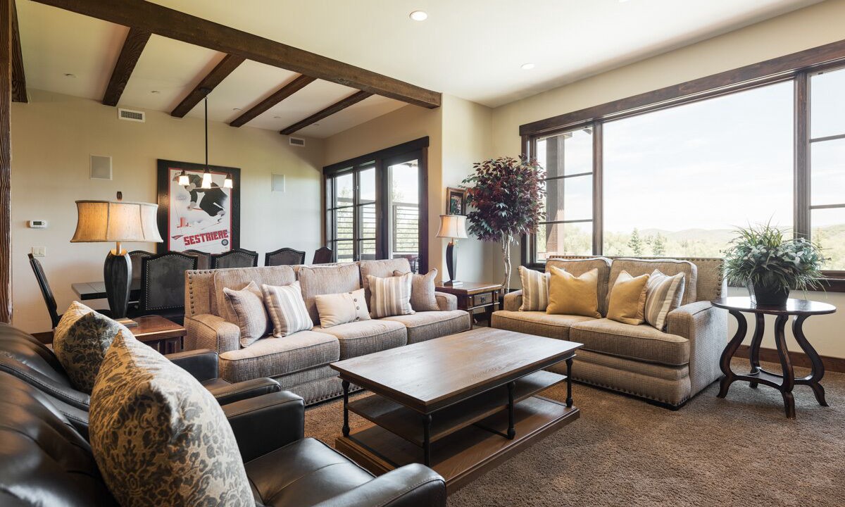 Photo of Livingroom in North Park City