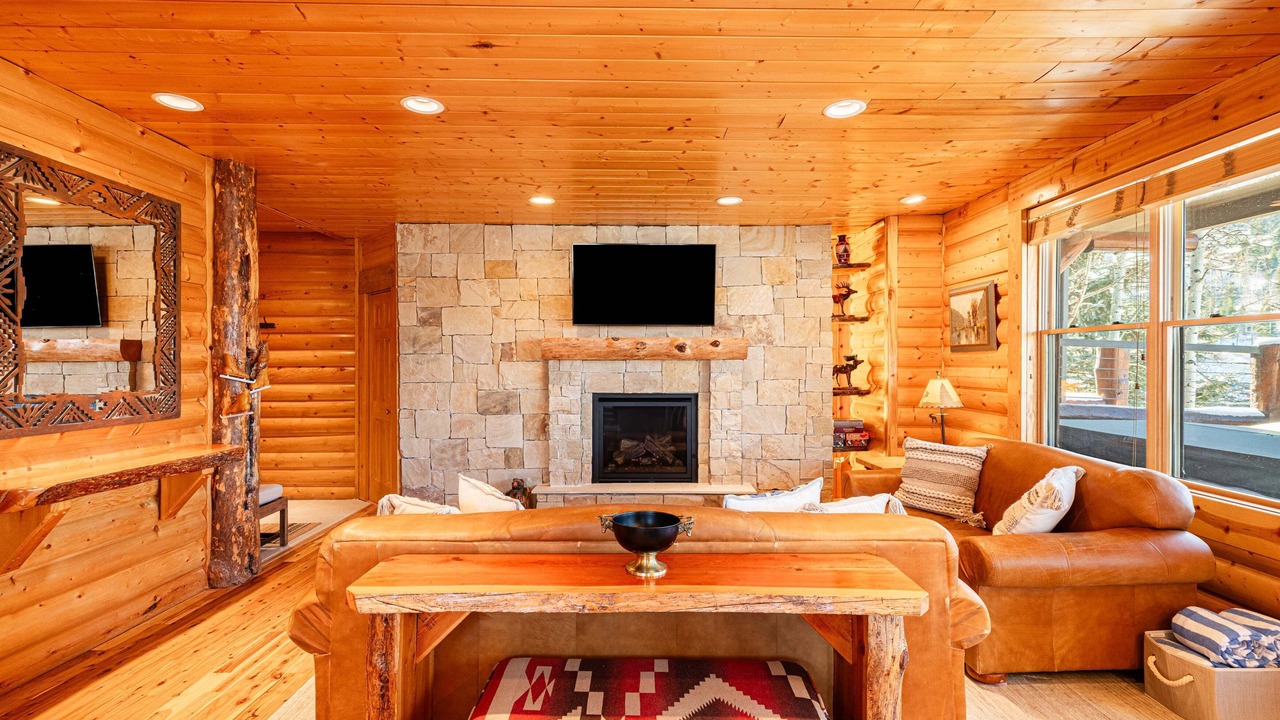 Photo of Livingroom in Deer Valley