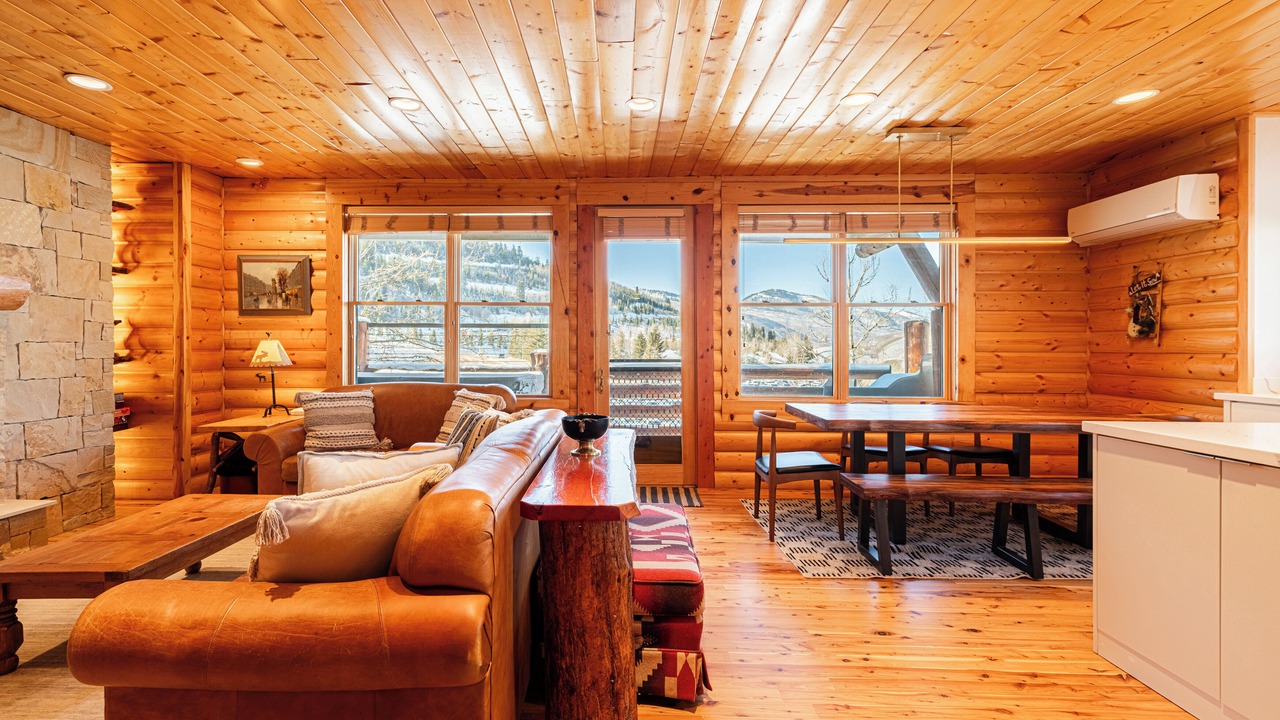 Photo of Livingroom in Deer Valley