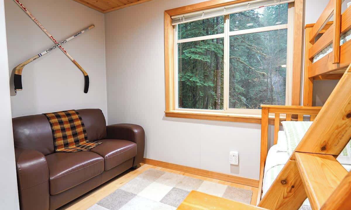 Photo of Livingroom in Glacier