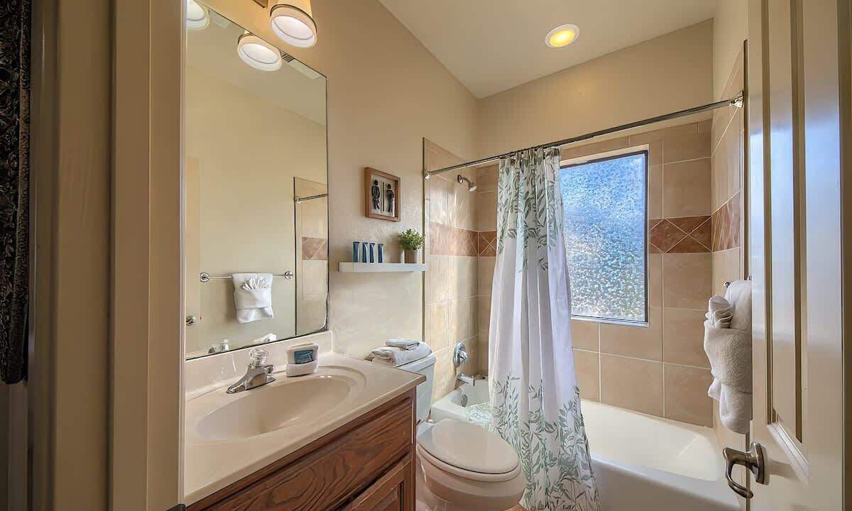 Photo of Bathroom in Canyon Lake