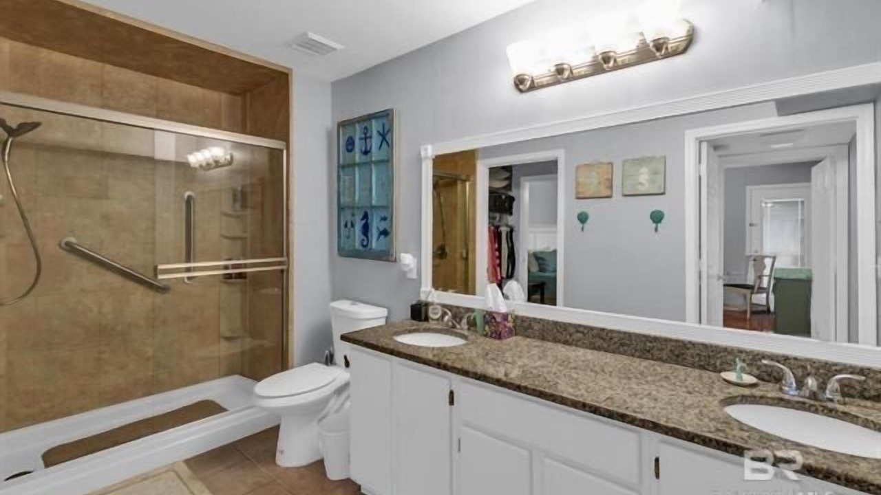 Photo of Bathroom in Oak