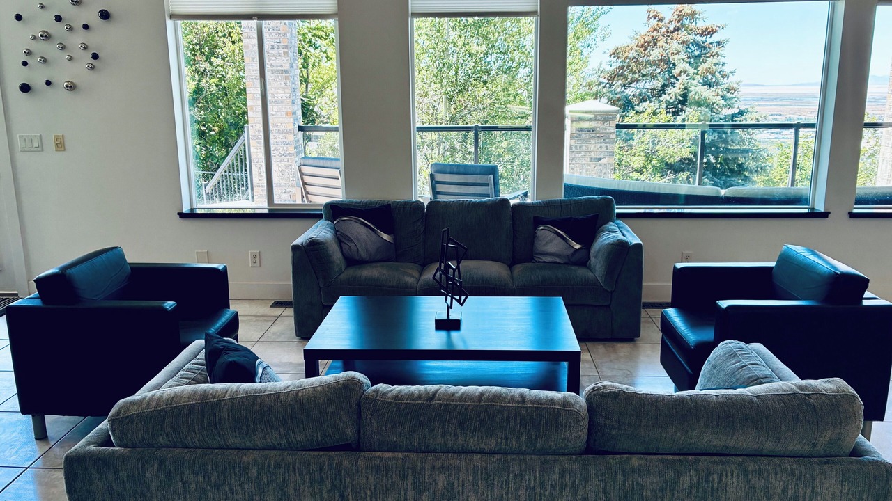Photo of Livingroom in Bountiful
