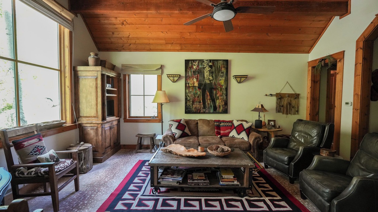 Photo of Livingroom in Sundance