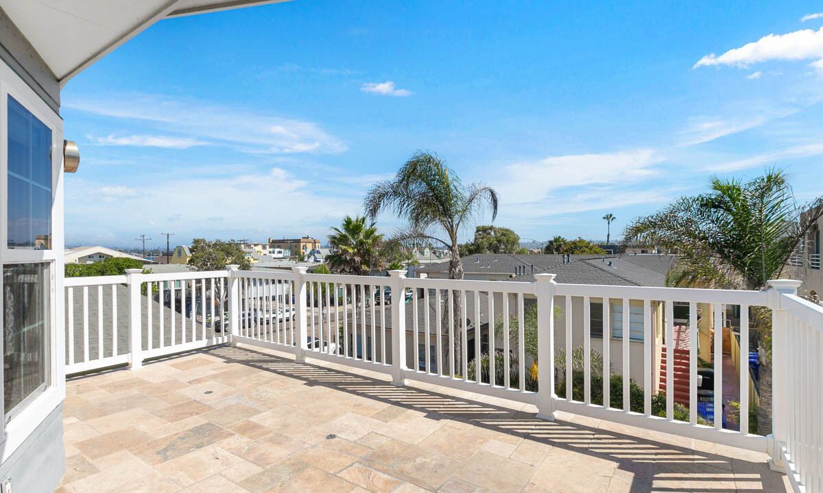 Photo of Patio Balcony in South Mission Beach