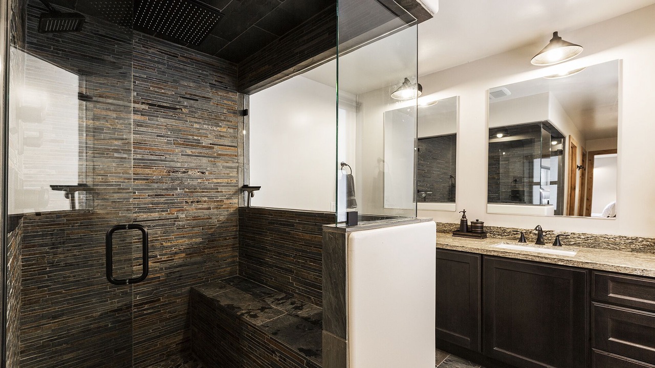 Photo of Bathroom in Summit Park