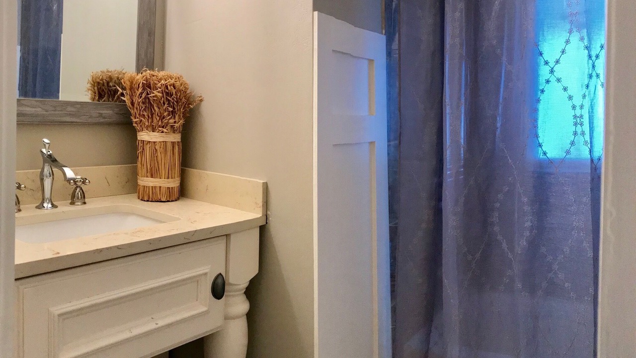 Photo of Bathroom in Sandy