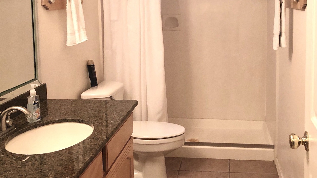 Photo of Bathroom in Greenehaven