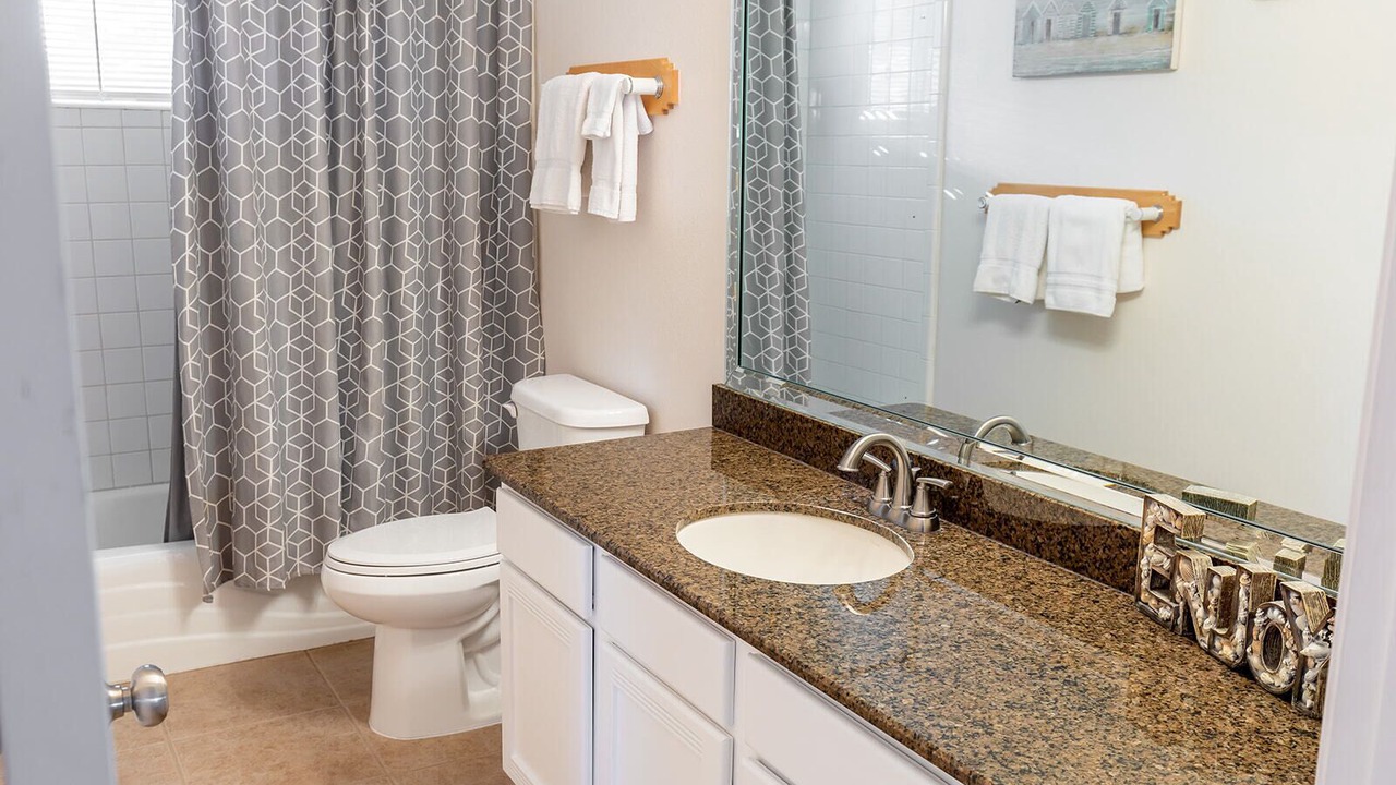 Photo of Bathroom in Greenehaven