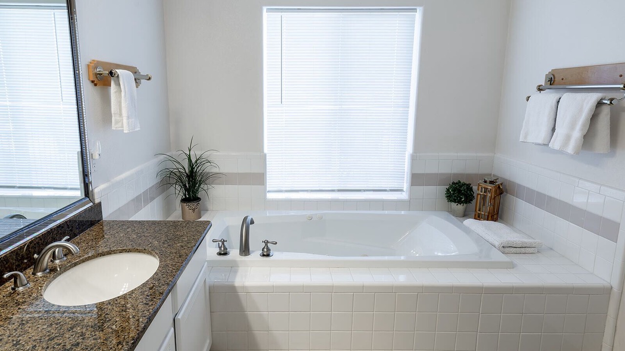 Photo of Bathroom in Greenehaven
