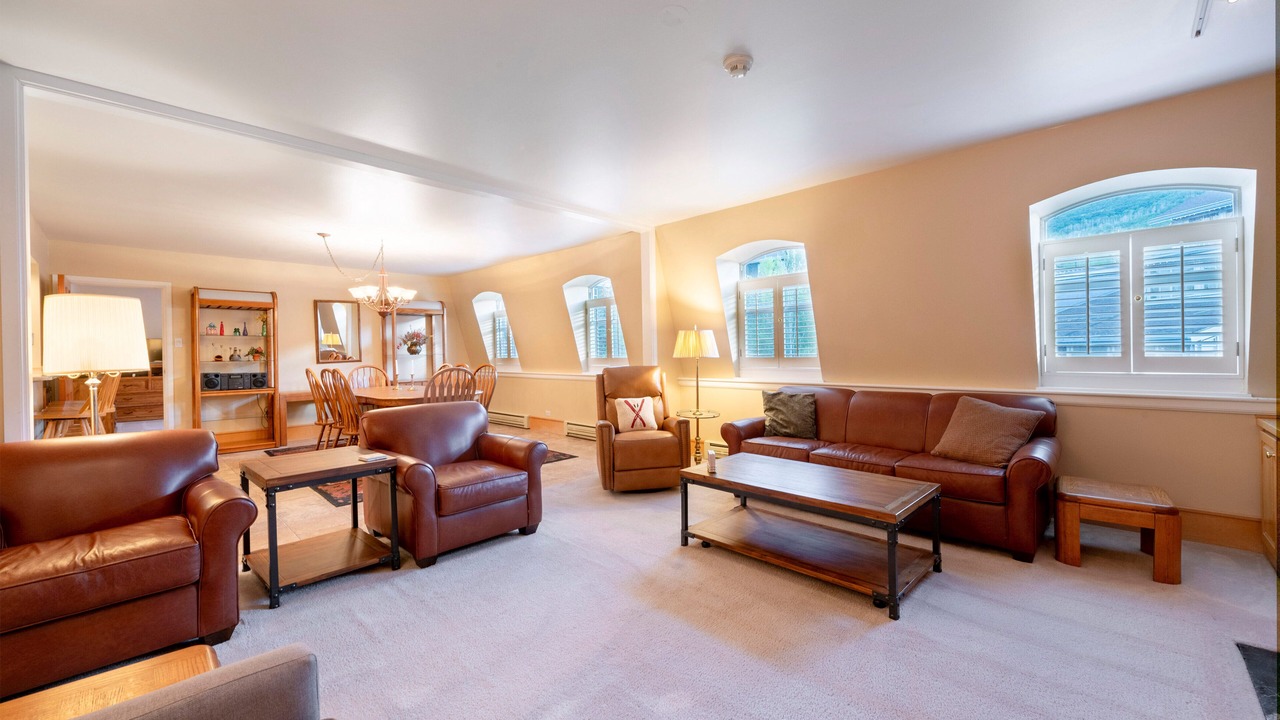 Photo of Livingroom in North Park City