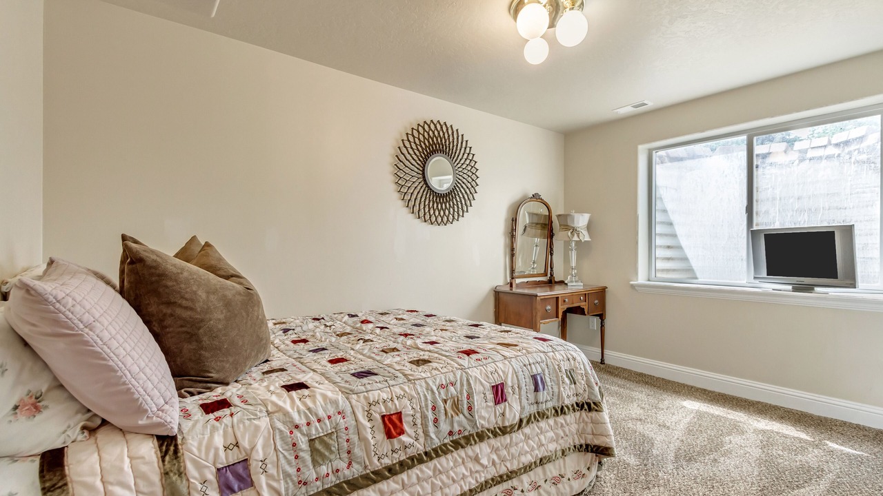 Photo of Bedroom in Porterville