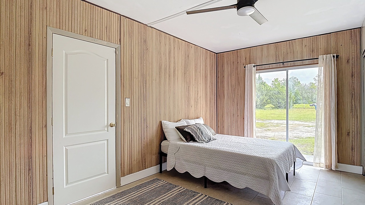 Photo of Bedroom in Brooksville