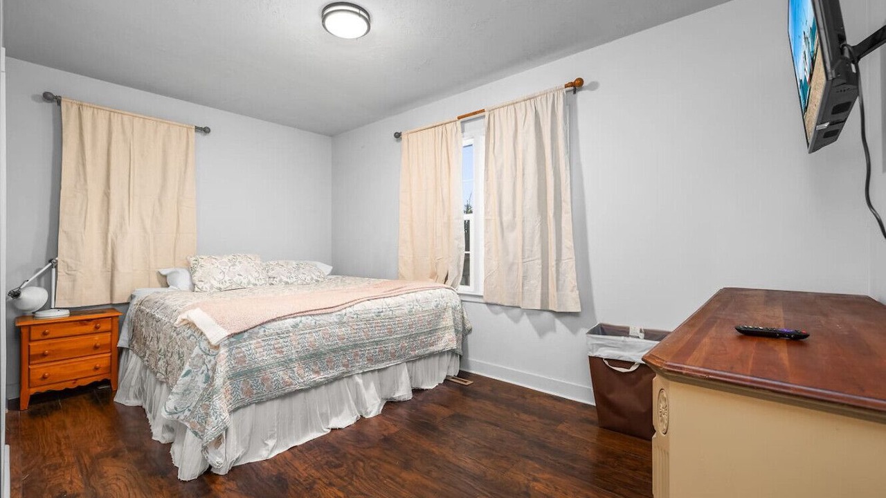 Photo of Bedroom in Suncrest