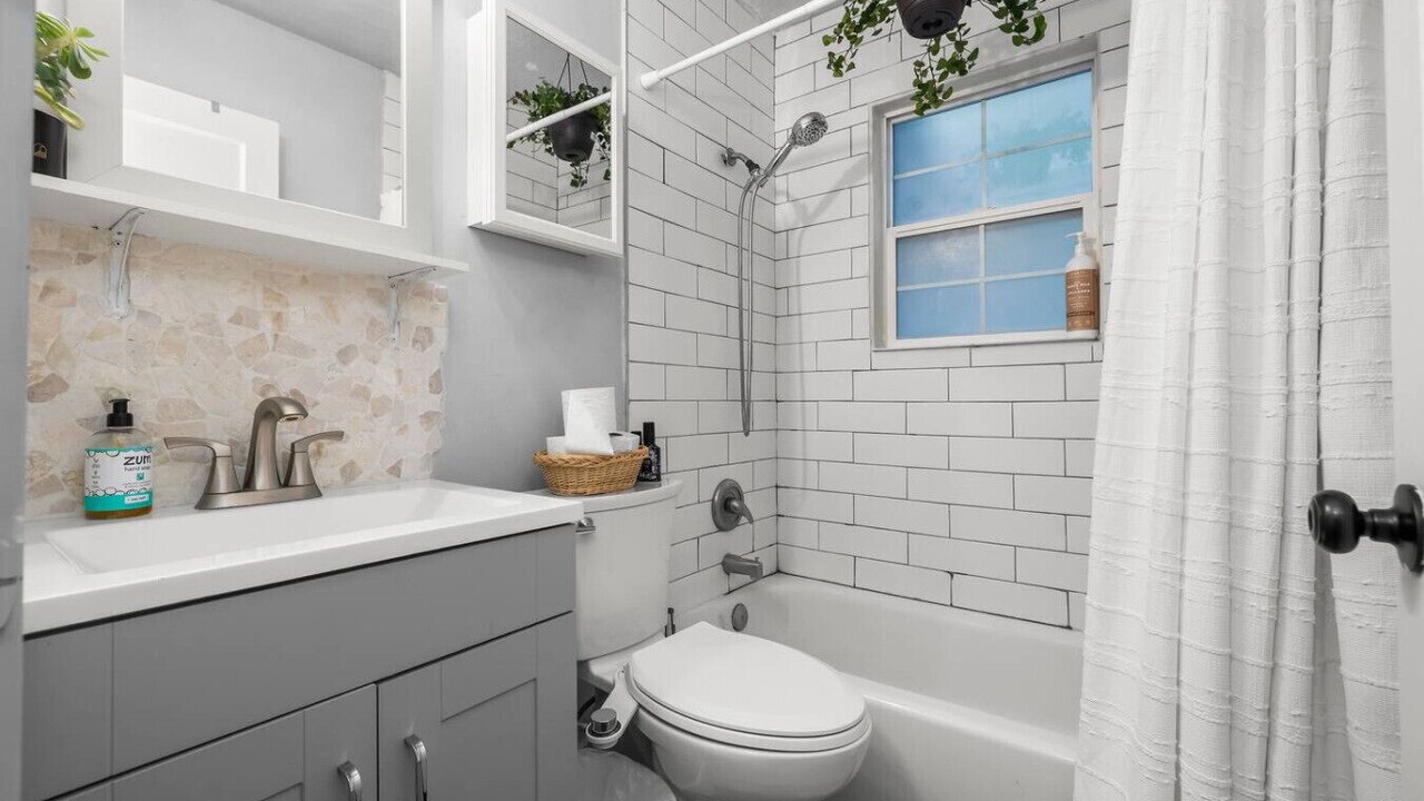 Photo of Bathroom in Suncrest