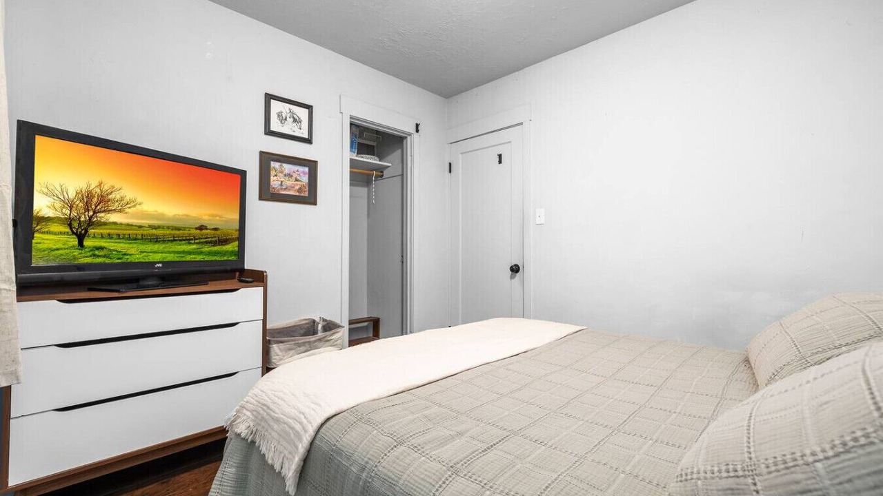 Photo of Bedroom in Suncrest