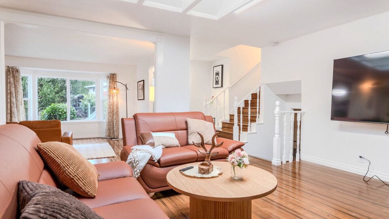 Photo of Livingroom in Shoreline