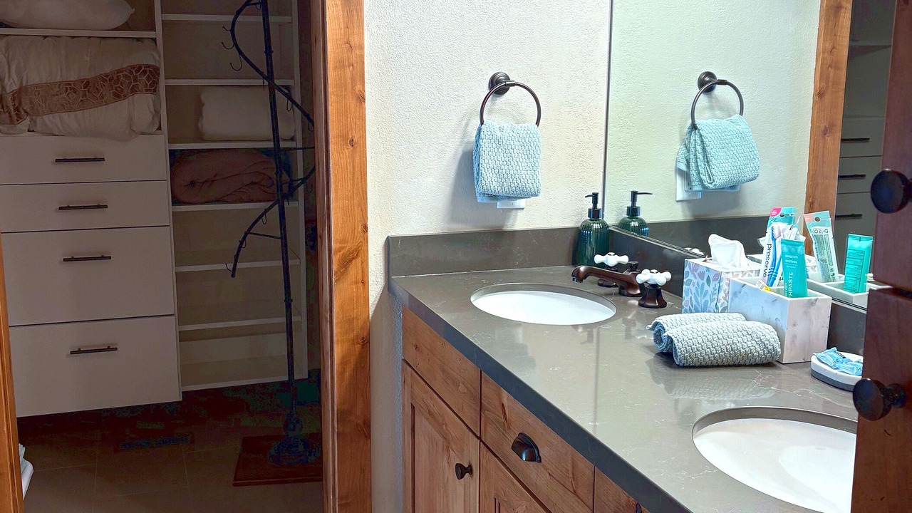 Photo of Bathroom in Park Meadows