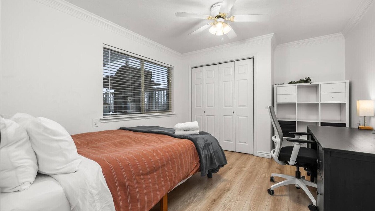 Photo of Bedroom in Lakeview