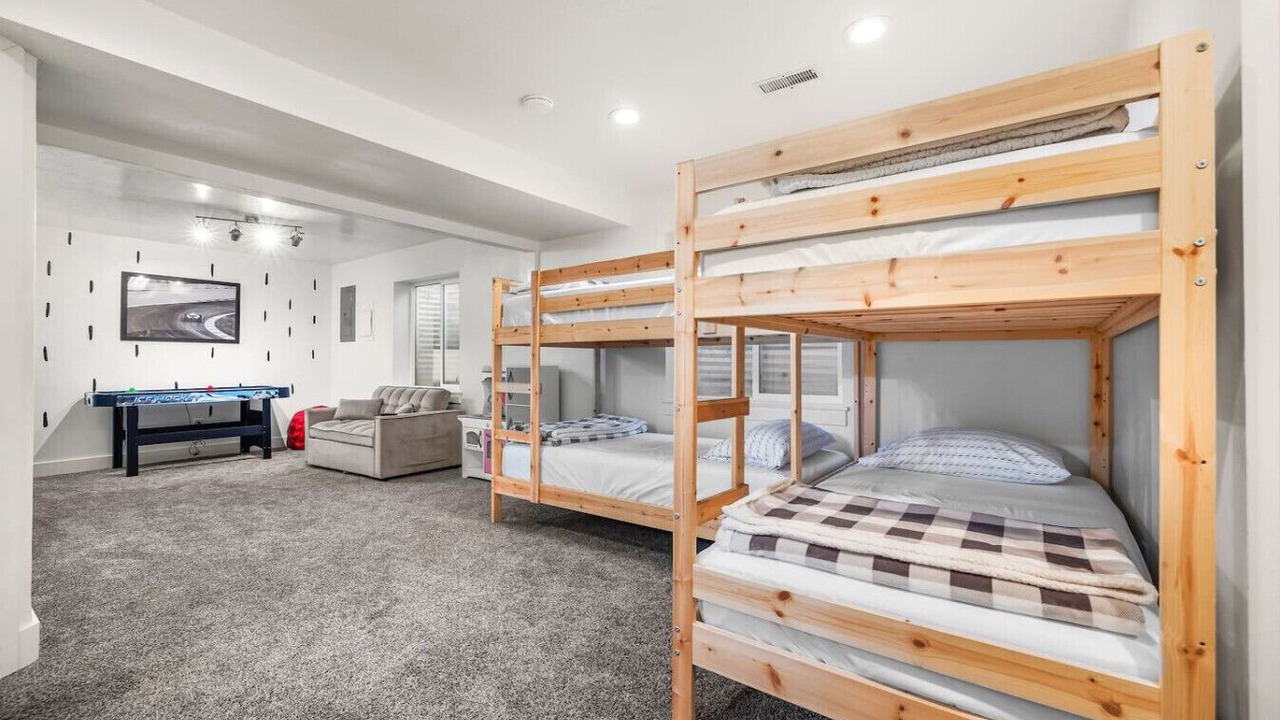Photo of Bedroom in Lakeview