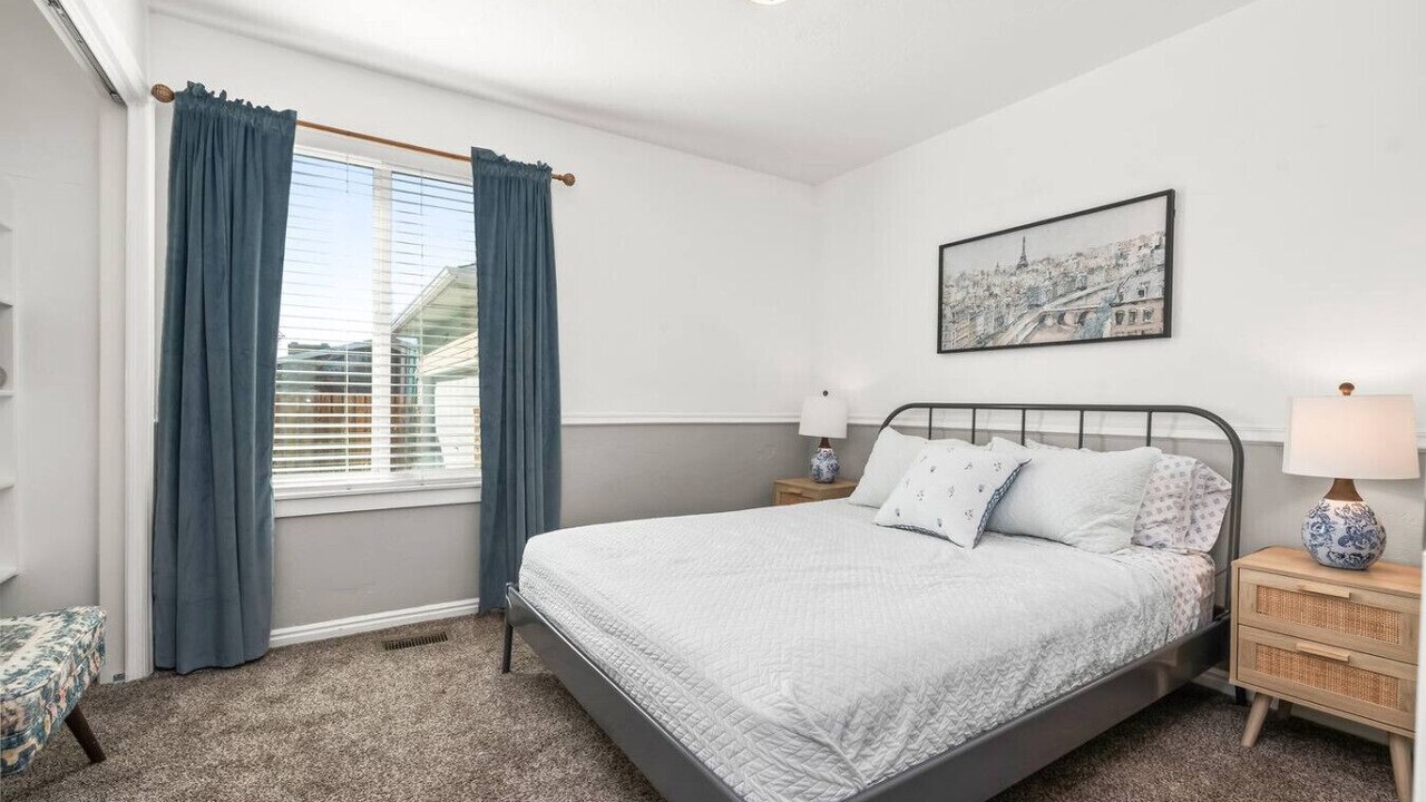 Photo of Bedroom in Lakeview