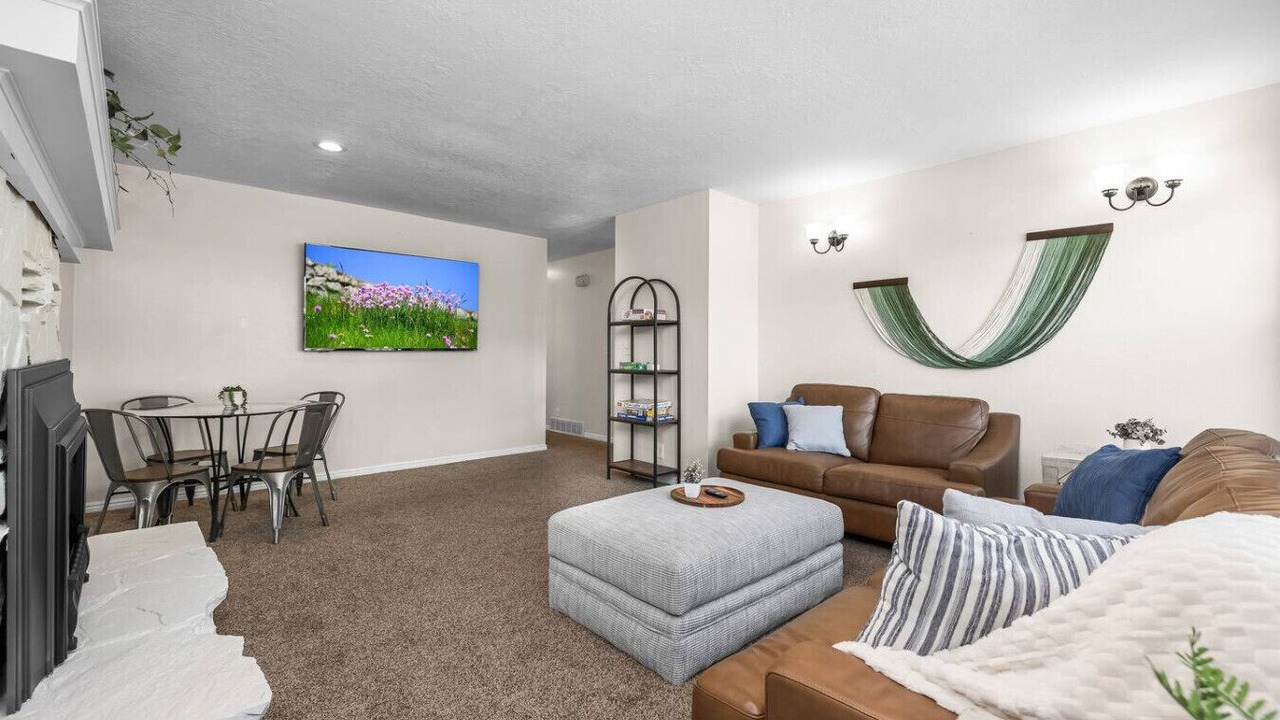 Photo of Livingroom in Lakeview