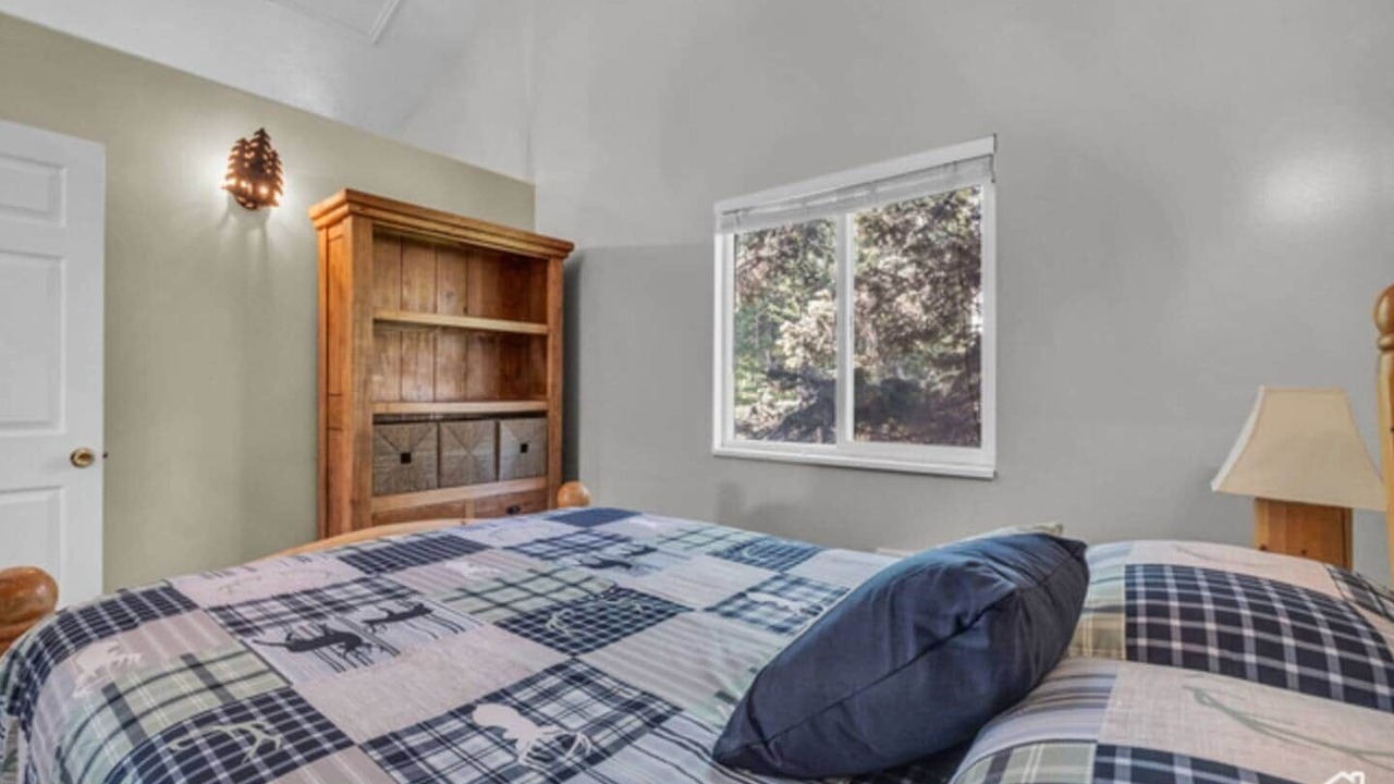 Photo of Bedroom in Tollgate Canyon