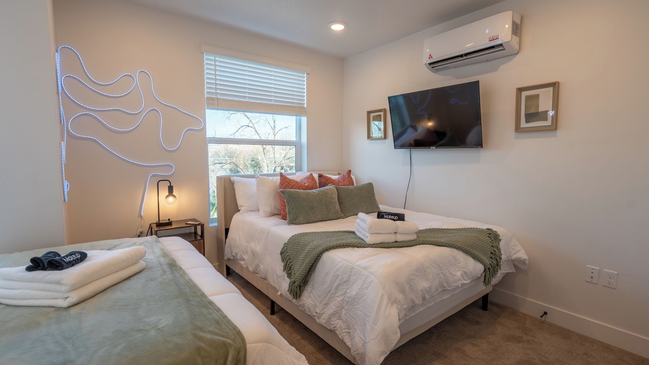 Photo of Bedroom in Poplar Grove
