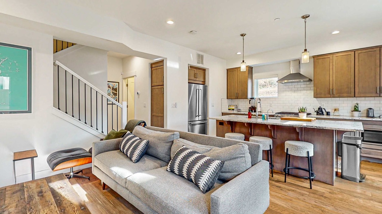 Photo of Livingroom in Summit Park
