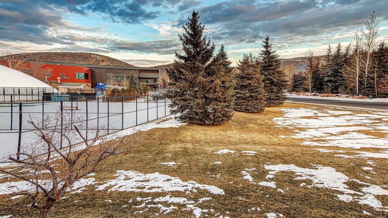 Photo of Outdoor in Park Meadows