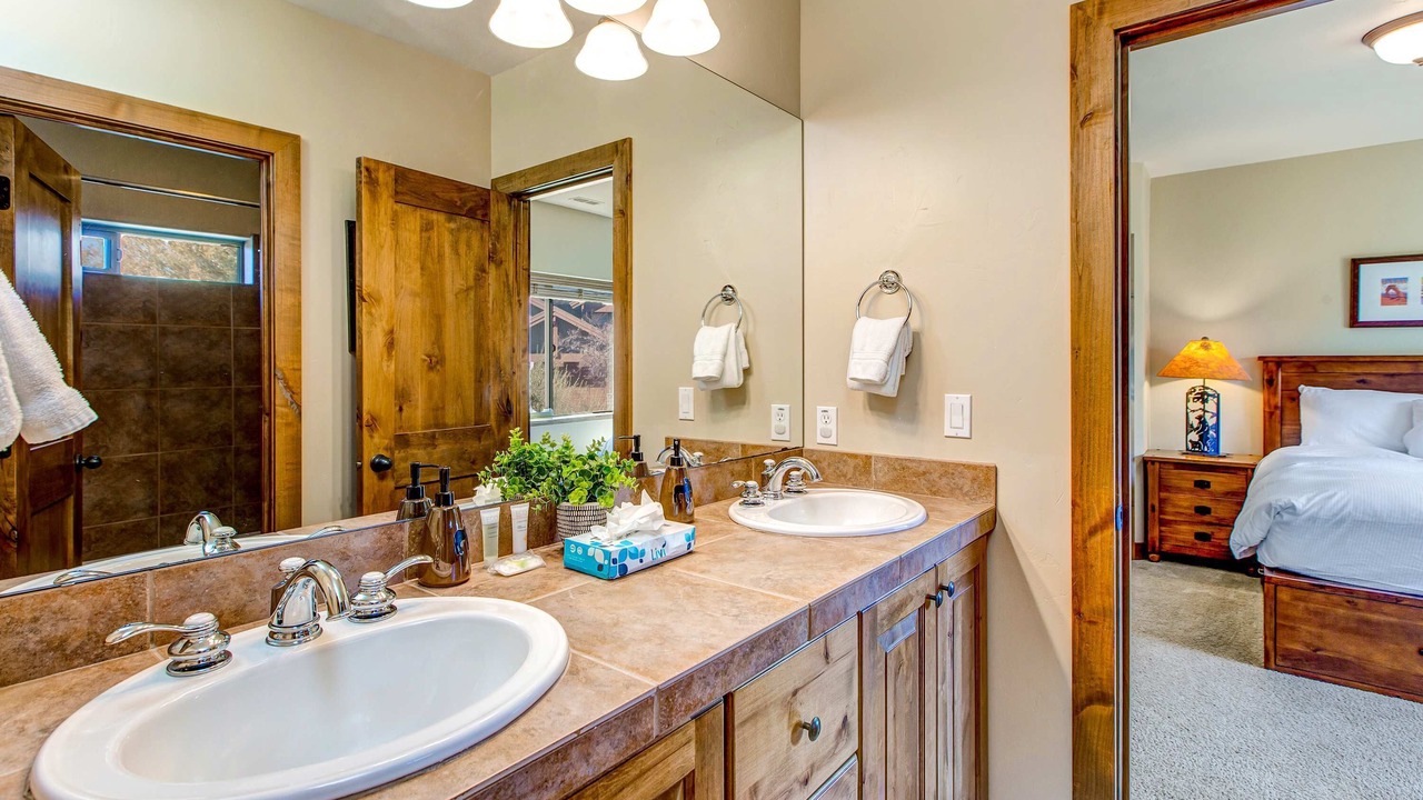 Photo of Bathroom in Pinebrook