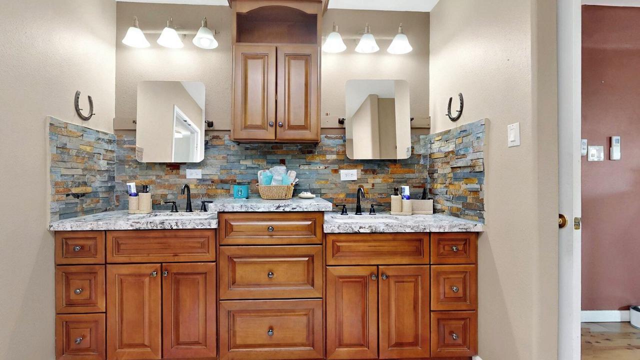 Photo of Bathroom in Espanola