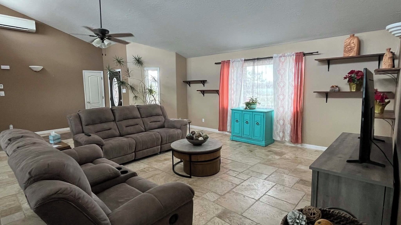 Photo of Livingroom in Espanola