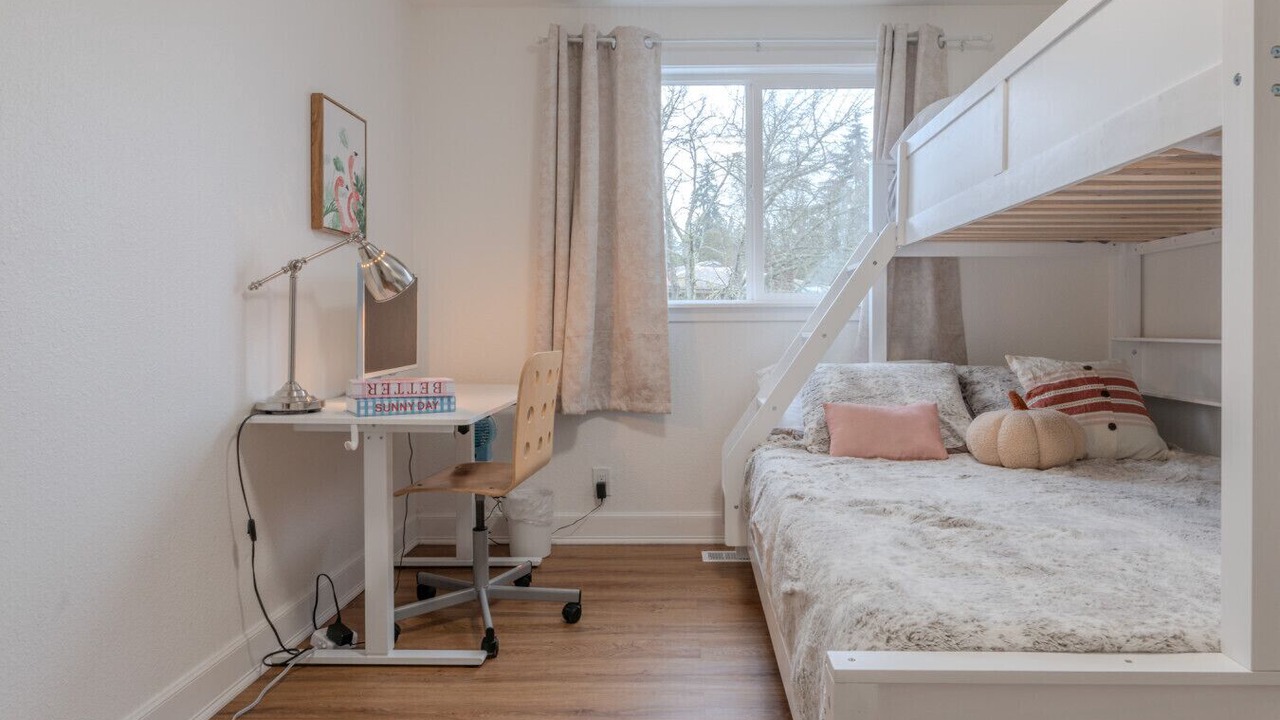 Photo of Bedroom in Shoreline