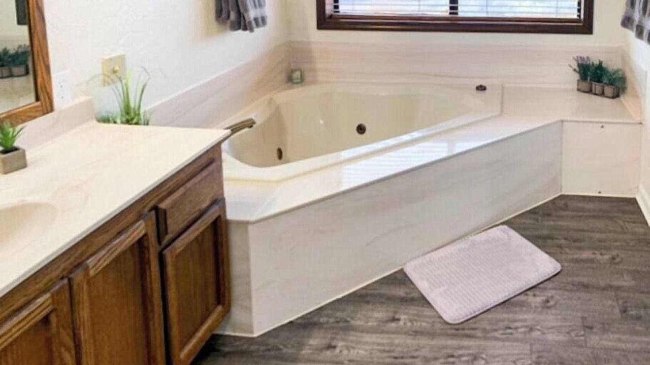 Photo of Bathroom in Page