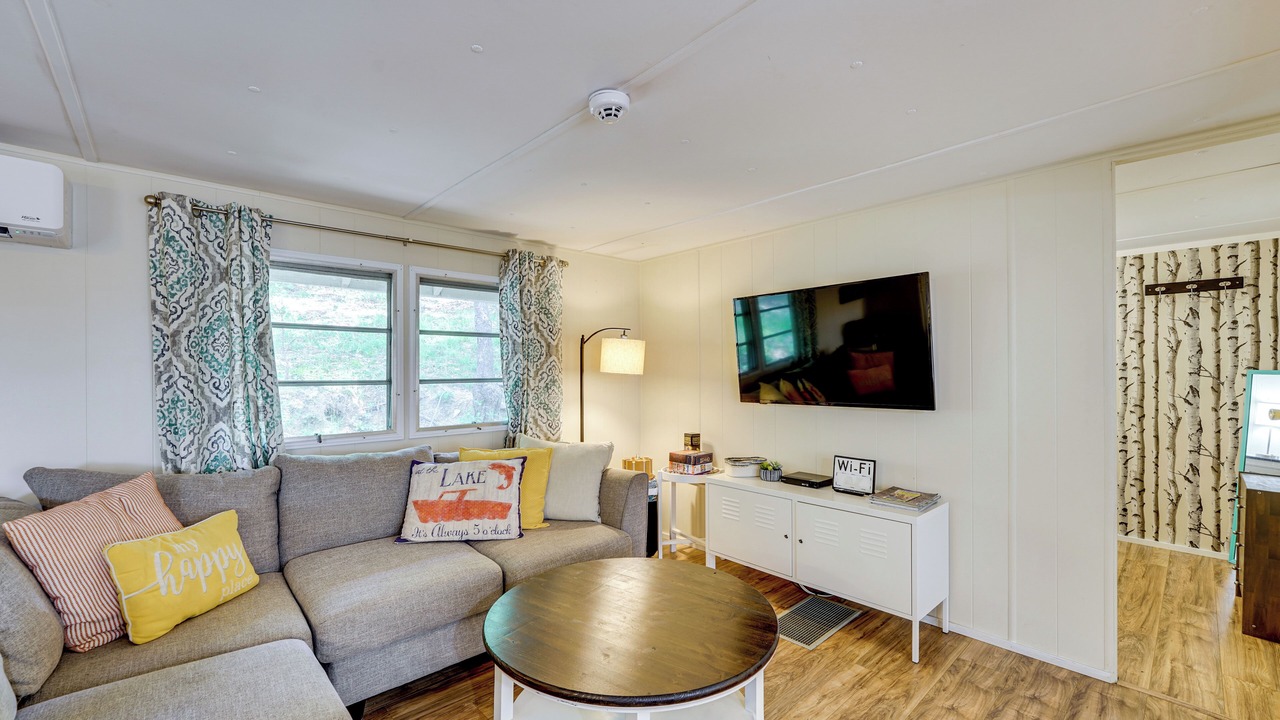 Photo of Livingroom in Lost Bridge Village