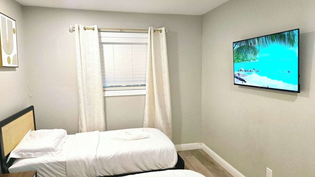 Photo of Bedroom in Central Escondido