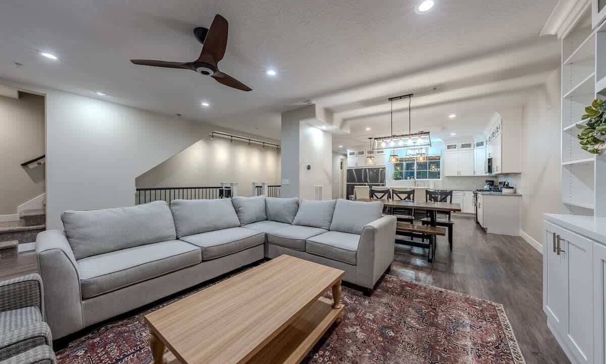 Photo of Livingroom in Pleasant Grove