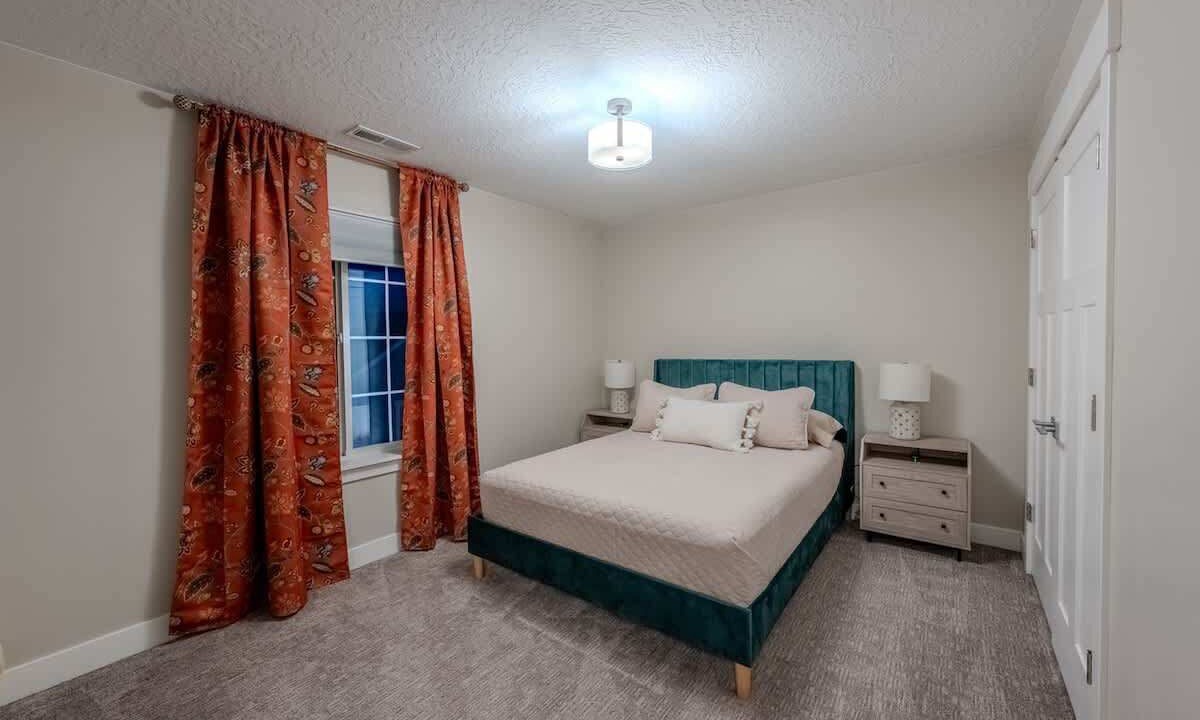 Photo of Bedroom in Pleasant Grove
