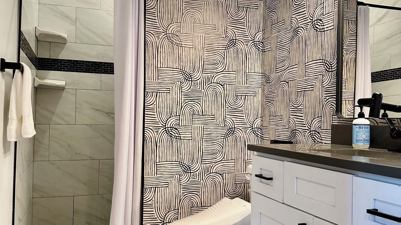 Photo of Bathroom in Poplar Grove