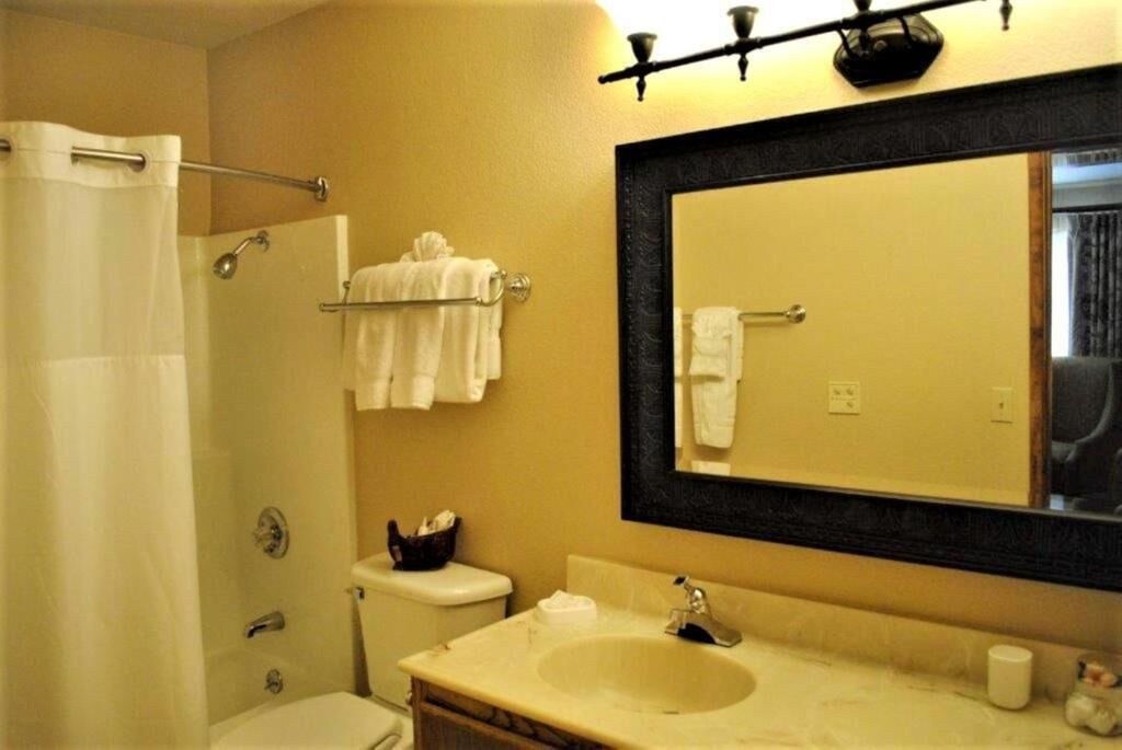 Photo of Bathroom in Big Bear Lake