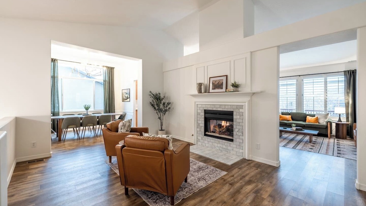 Photo of Livingroom in Draper