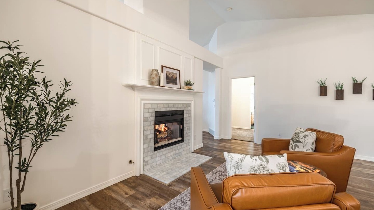 Photo of Livingroom in Draper